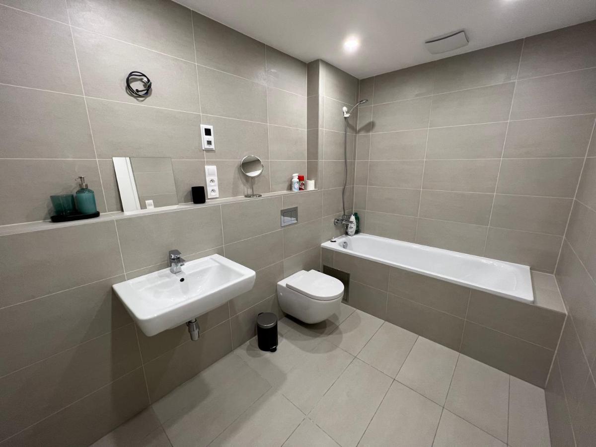 Apartamento The Dante - Family And Friends Apartments, Free Parking *